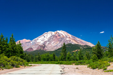 Fototapeta premium Mount Shasta, Northern California, USA