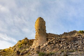 Castillo de la Vizaña en el embalse de Arenóso