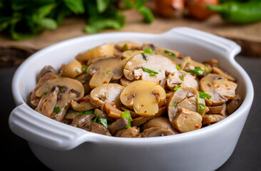 Saute delicious mushrooms (Turkish name; Mantar sote)