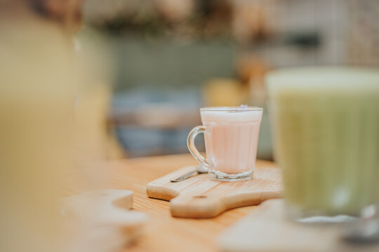 milk in a glass roses latte