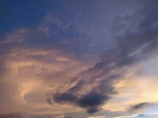 Fototapeta na wymiar Cielo y nubes 