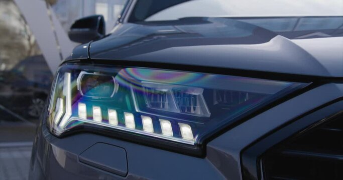 audi q7 led headlight detail