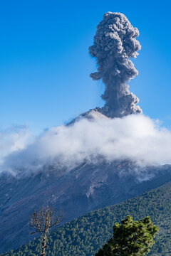 explosion of fire, active volcano