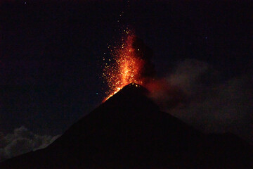 explosion of fire, active volcano © Yolanda