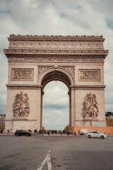 arc de triomphe in city