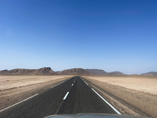 route dans le d&eacute;sert 