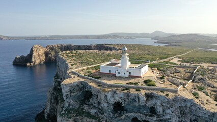 survol du phare de Cavalleria au nord de l'île de Minorque dans l'archipel des Baléares Espagne  © Lotharingia