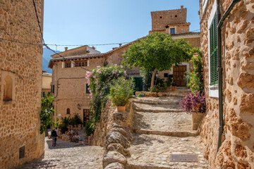 Gasse in Fornalutx, Mallorca, Spanien