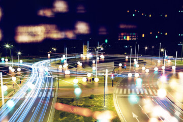 El coche autónomo reconoce las señales de tráfico. Coche autónomo y asistencia ai. Coche sin...