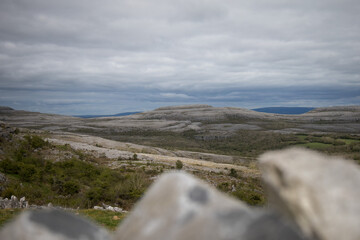 Burren Ireland - kamienne wzgórza .