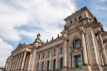 Fototapeta na wymiar the famous reichstag building in berlin, germany bottom view