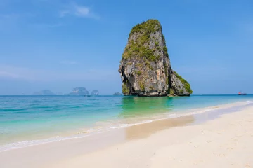 Photo sur Plexiglas Railay Beach, Krabi, Thaïlande Railay Beach Krabi Thailand, the tropical beach of Railay Krabi