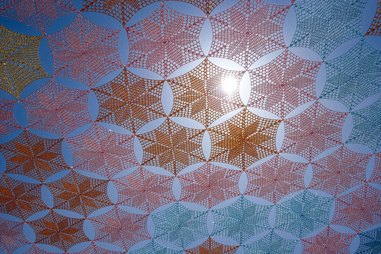 Calle del Casco Hist&oacute;rico de Etzatl&aacute;n que tiene el Cielo Tejido m&aacute;s grande del mundo.
