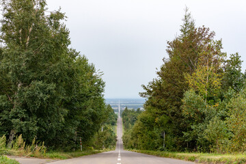 北海道　斜里町　天に続く道