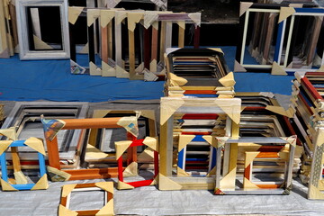 Cadres empilés pour tableaux.