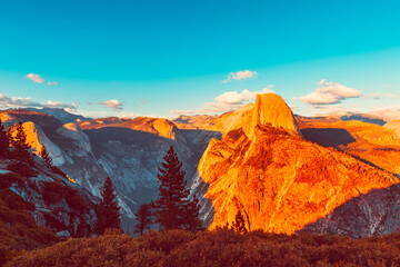 Fototapeta na wymiar Glacier Point and Half Dome in Yosemite National Park USA at Sunset