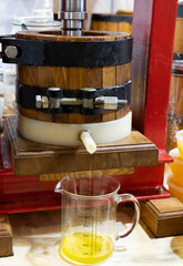 The process of squeezing sunflower seeds and making sunflower oil at home