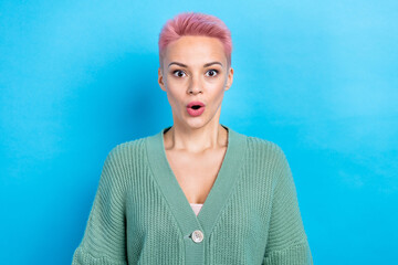 Photo of funny surprised lady pink short hairdo look shocked stunned wear green cardigan isolated...