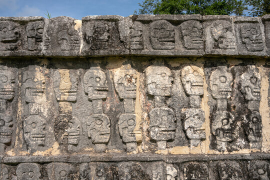 Chichen Itza - TZOMPANTLI