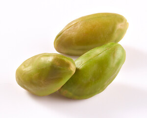 Pistaziengruppe auf weissem Fond