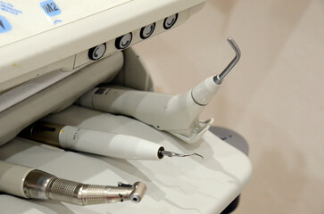 歯科の治療器具 - obrazy, fototapety, plakaty