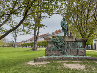 Obraz premium Walking in the king's garden on a beautiful spring day, Copenhagen, Denmark, Europe