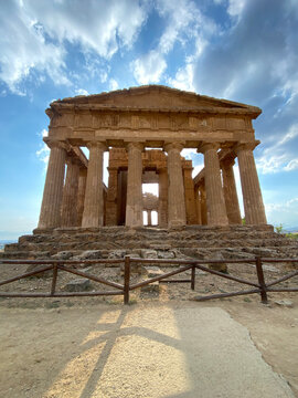 tempio della Concordia -  Valle dei templi a Agrigento in Sicilia - Italia