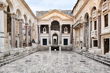 Deurstickers Peristyle in Diocletian's Palace in Split, Croatia © salparadis