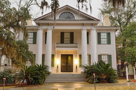 TALLAHASSEE, FLORIDA - JANUARY 16, 2015 : Knott House Museum located in the Park Avenue Historic District. It was used as the headquarters of the Union Army during the American Civil War.