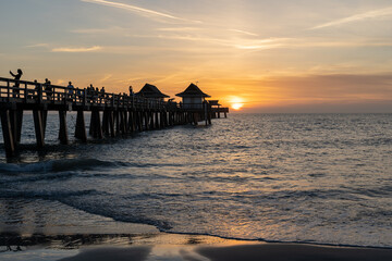 Fototapeta na wymiar Naples Florida Pier at Sunset