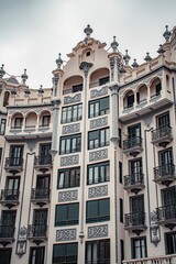 Fototapeta na wymiar facade of a building in the center
