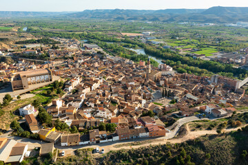 Obraz premium Aerial townscape of Fraga with view of Cinca River. Comarca of Bajo Cinca, province of Huesca, Aragon, Spain.