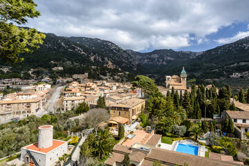 Fototapeta na wymiar Blick über Valldemossa, Mallorca, Balearen, Spanien