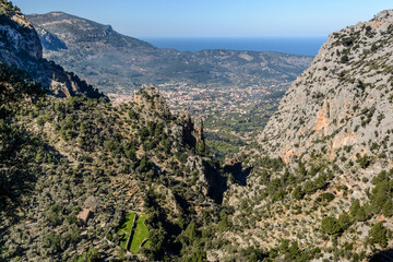 Fototapeta na wymiar Blick durch die Schlucht von Biniaraix auf Soller, Mallorca, Balearen, Spanien