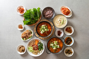 Korean food dish meal kimchi soup soy bean paste soup Grilled Pork Belly Spicy Mixed Noodles Spicy jjolmyeon cold bean-soup noodles