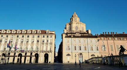 Obraz premium The Real Church of San Lorenzo is a church in Turin built by the Savoy, it is located on the central Piazza Castello just a few steps from the square ofthe Royal Palace