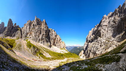 Fototapeta Widok z przełęczy Valacia na Sassolungo. Dolomity obraz