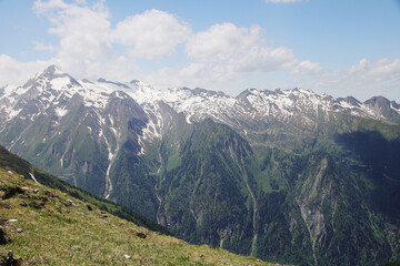 Fototapeta premium Panorama opening from Kitzsteinhorn, sky resort slope, Kaprun, Austria
