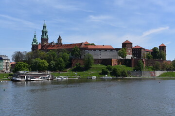 Zamek Królewski na Wawelu, Kraków, miasto turystyczne - obrazy, fototapety, plakaty