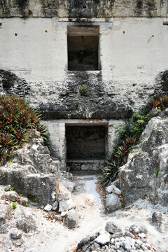 Arquitectura Maya construida hace miles de a&ntilde;os. Parque Nacional de Tikal. Peten, Guatemala.