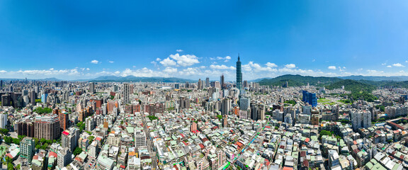 Obraz na płótnie Canvas Panoramic of Taipei city skyline in Taiwan