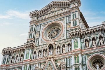 Fototapeta premium Florence, Italy - April 6, 2022: Details of the exterior of the Cattedrale di Santa Maria del Fiore (