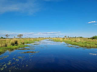 Das Okavango Delta mit seinen freien Kanälen, Seen und Sumpfflächen in Botswana, Afrika