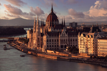 Fototapeta premium hungarian parliament building
