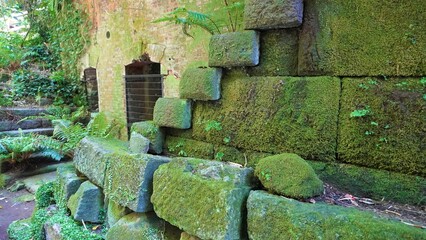 [Japan] Brick building and masonry with moss (Sarushima Island, Kanagawa)