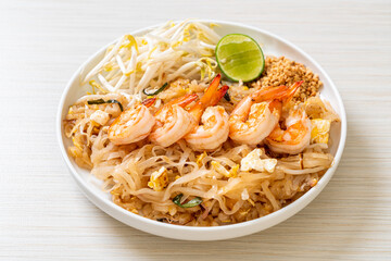 stir-fried noodles with shrimp and sprouts or Pad Thai
