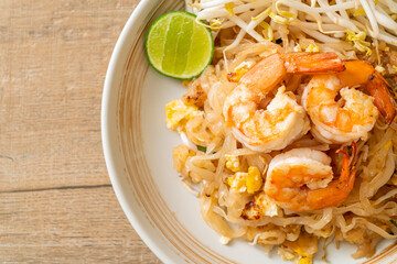 stir-fried noodles with shrimp and sprouts or Pad Thai