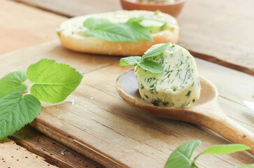 Butter Giersch Wildkräuter Kräuter Kräuterbutter selber machen