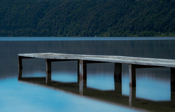 Long exposure, jetty on the lake