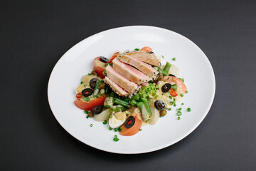 salad with tuna